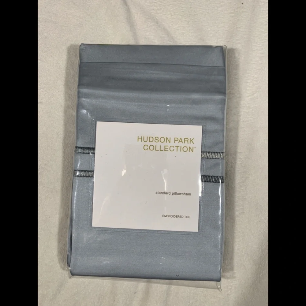 NIB [ 1‎ Standard ] Sham for Hudson Park Embroidered Tile